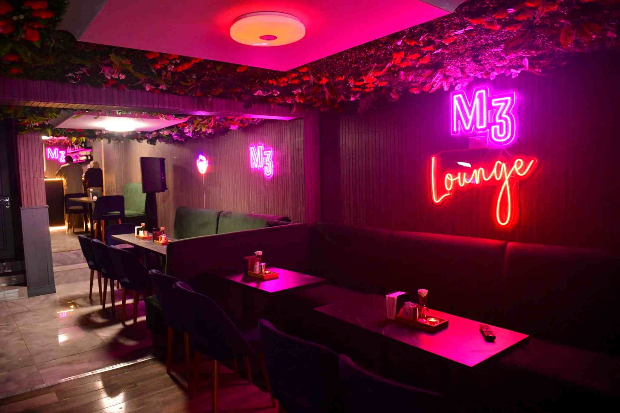 M3 Lounge - interior